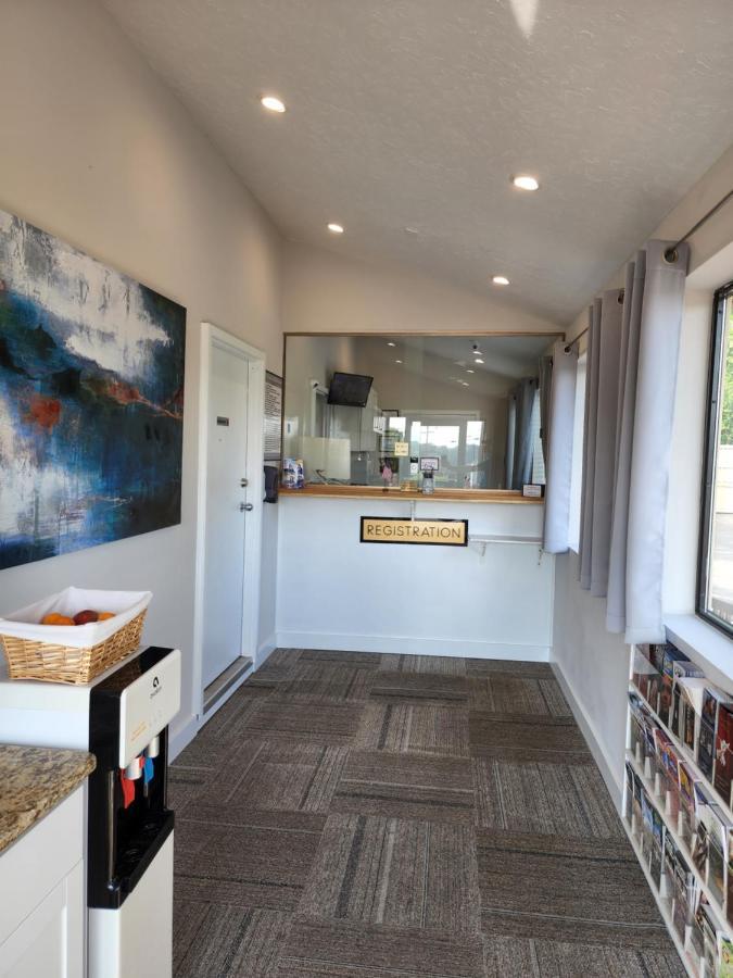 Drakes Creek Inn - Formerly The Relax Inn Hendersonville Extérieur photo