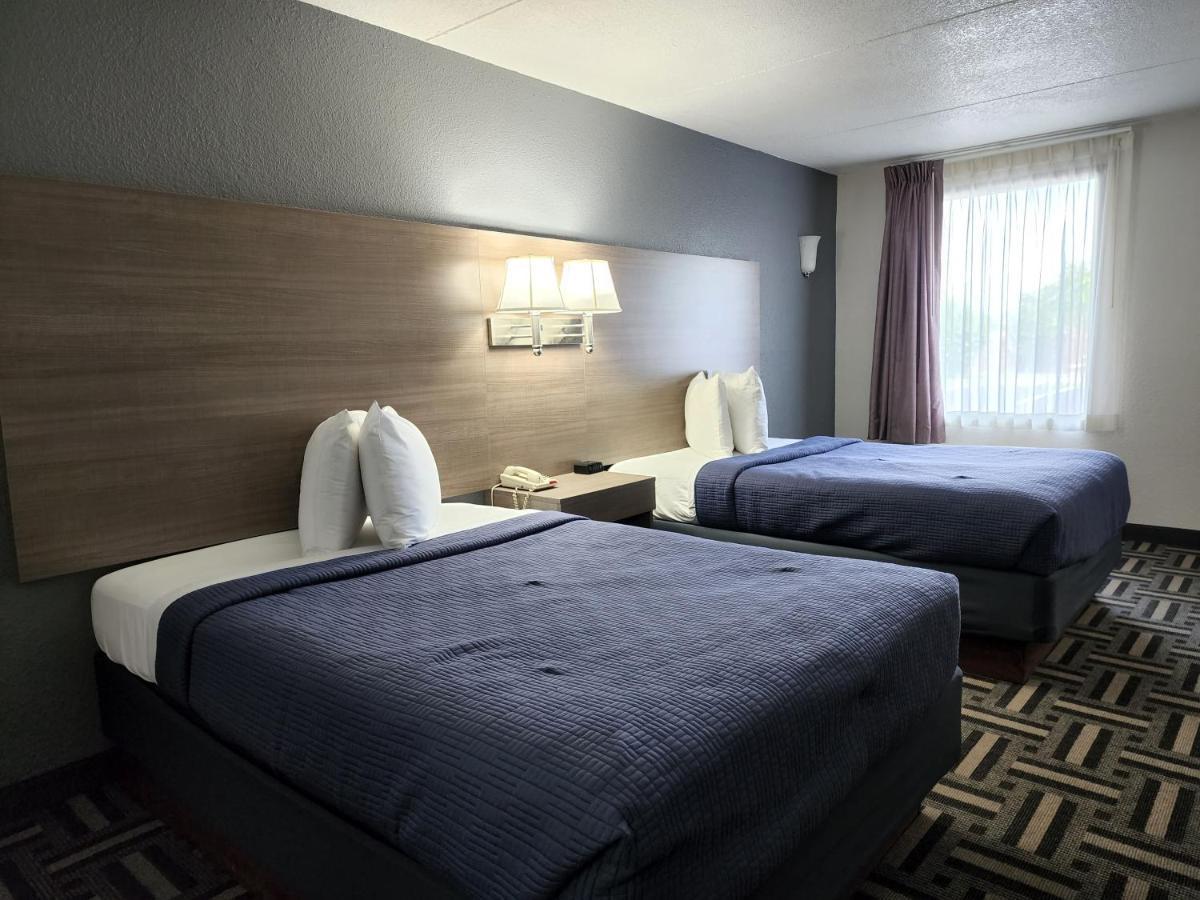 Drakes Creek Inn - Formerly The Relax Inn Hendersonville Extérieur photo