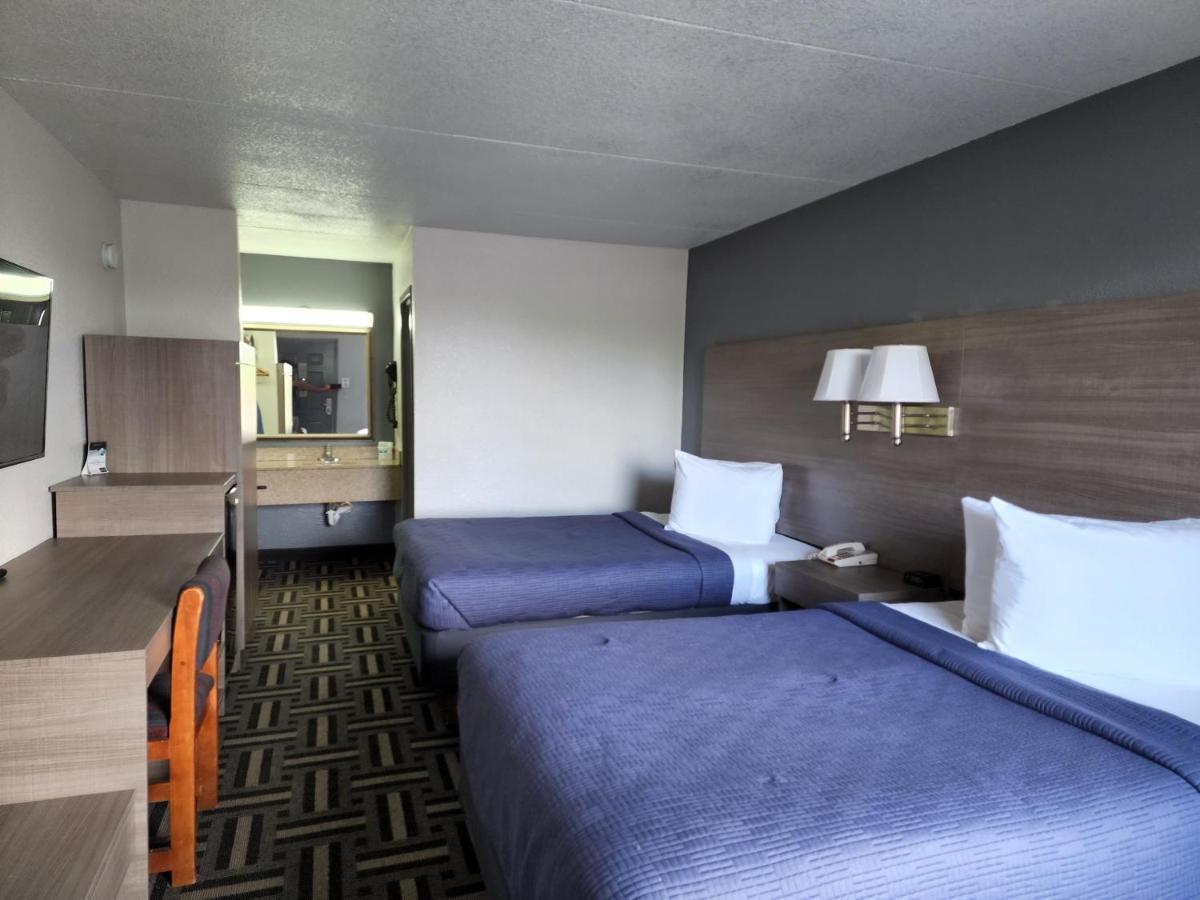 Drakes Creek Inn - Formerly The Relax Inn Hendersonville Extérieur photo