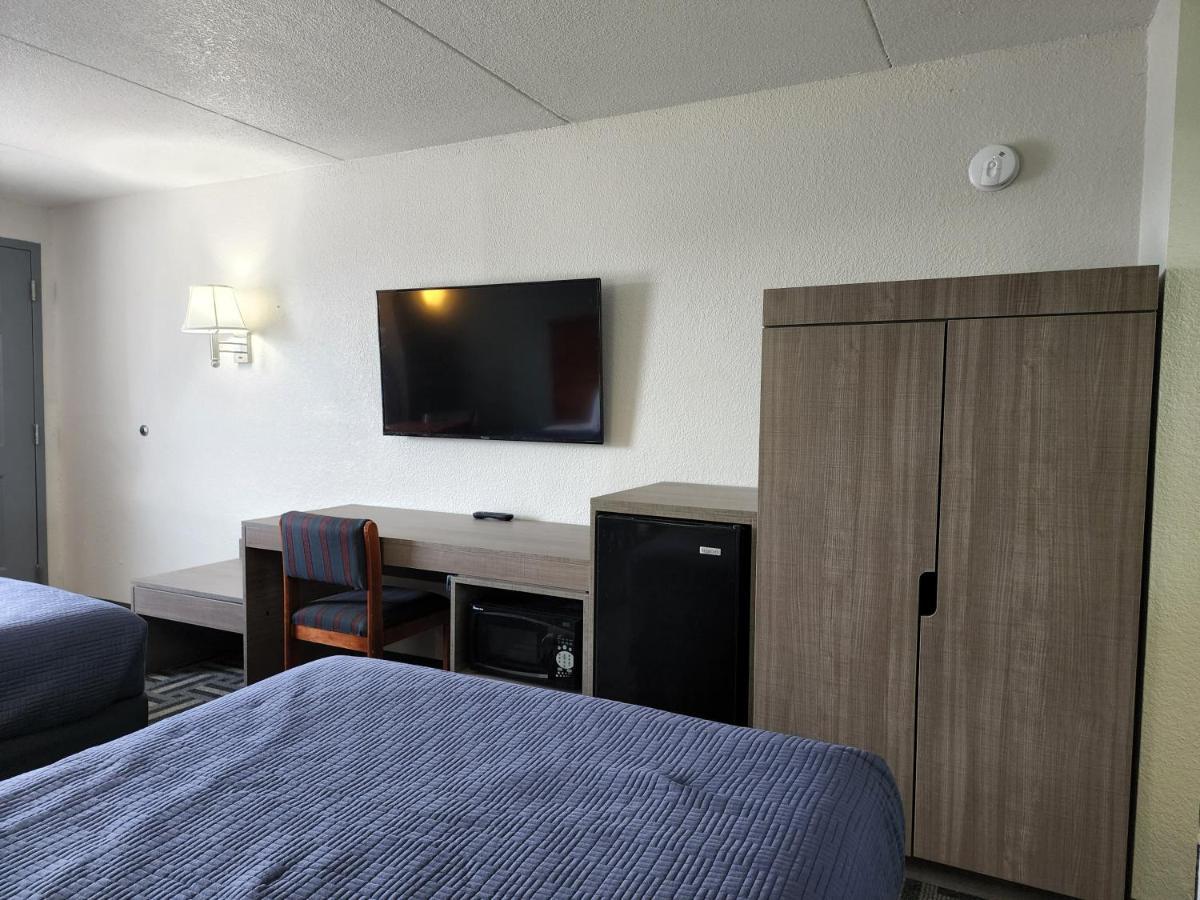 Drakes Creek Inn - Formerly The Relax Inn Hendersonville Extérieur photo