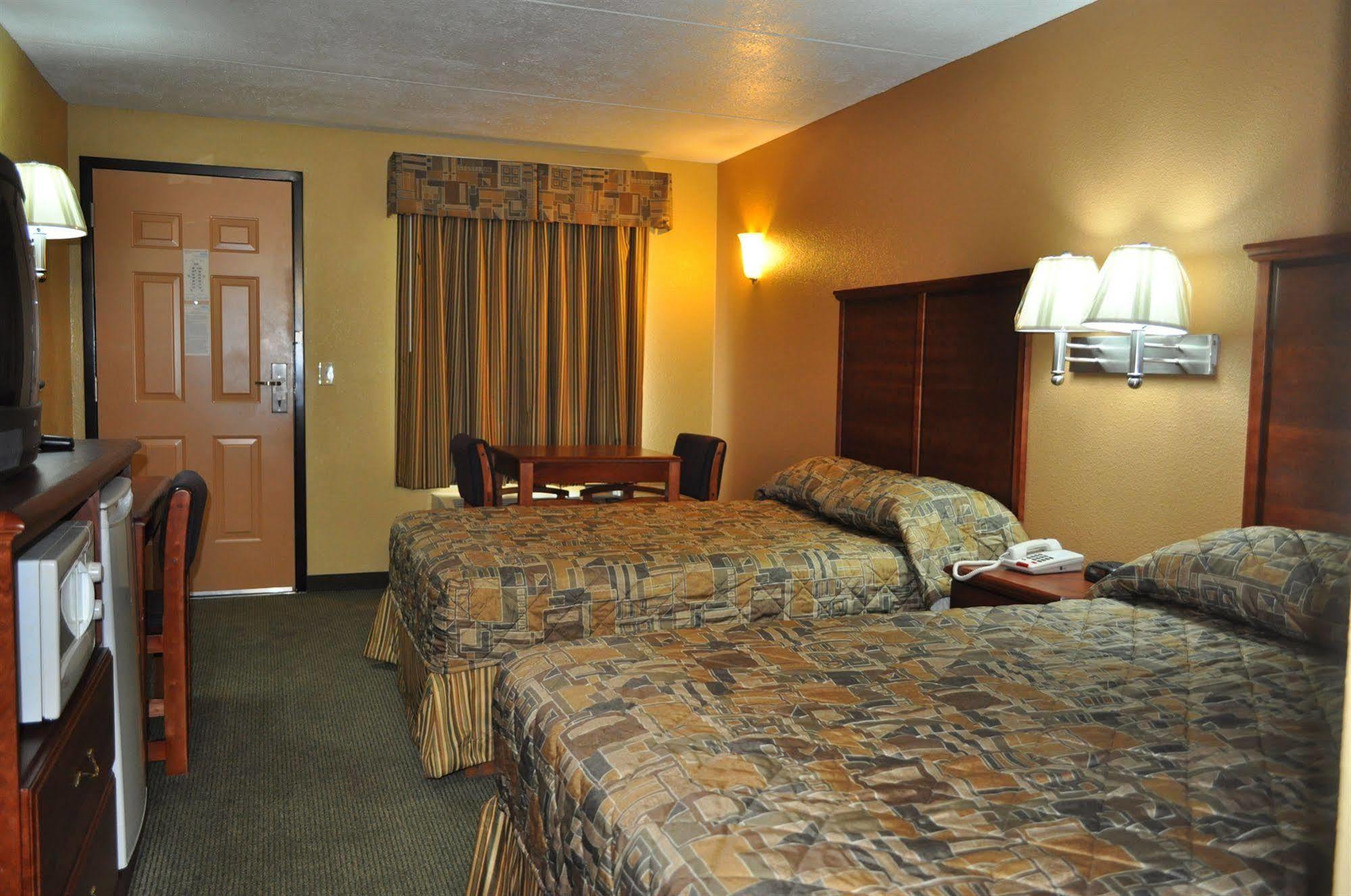 Drakes Creek Inn - Formerly The Relax Inn Hendersonville Extérieur photo